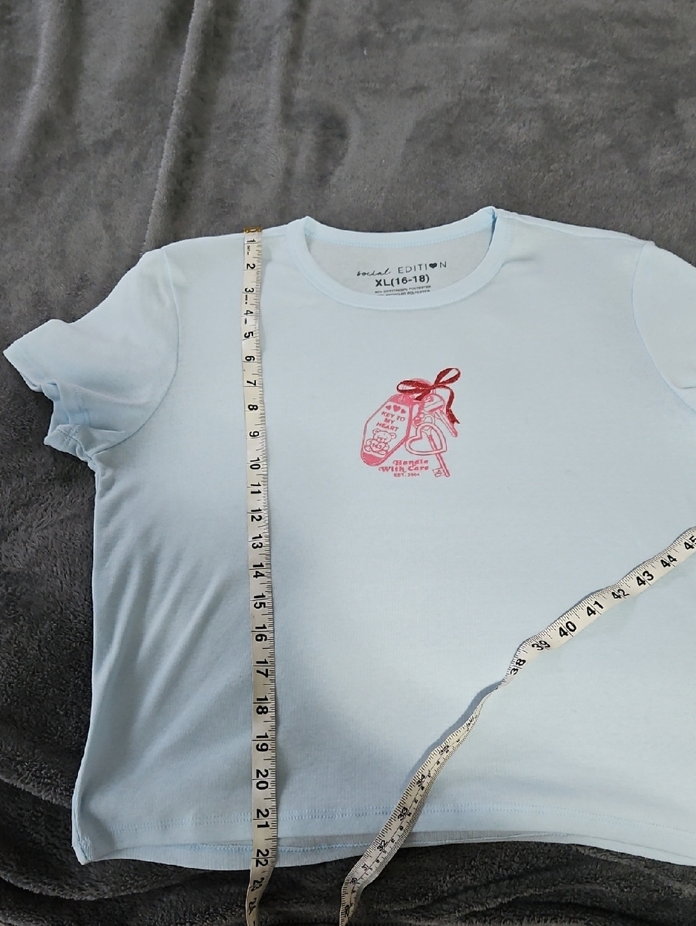 NWT Graphic Tee - Picture 6 of 10